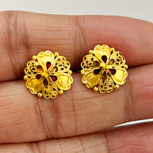 22 Kt Yellow Gold Ear Stud Round Screw Back W