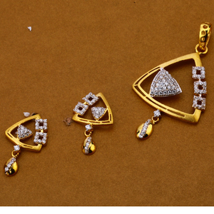 916 Gold Ladies Hallmark Designer  Pendant Se
