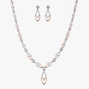 Minimalistic diamond necklace set in 14kt