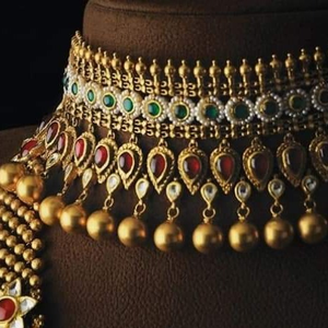 Gold necklace design for women