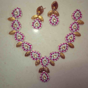 Attractive Kundan meenakri necklace set