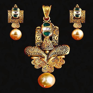 22Kt 916 Gold Jadter Meena  Chain Pendal Set 