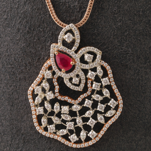 18KT Gold Graceful Diamond Pendant Set