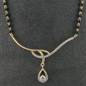 18kt drop shaped diamond mangalsutra