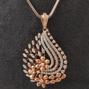 18KT Gold Designer Diamond Pendant Set