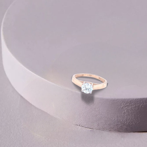 Elaborate yellow gold banded finger ring