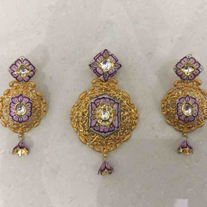 Stylish Meenakari Ladies Pendant Set
