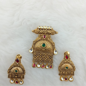 916 ANTIQUE PENDENT SET