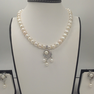 White cz and pearls pendent set with 1 lin
