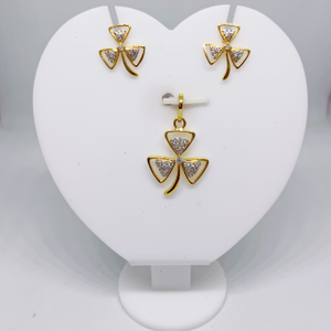 18k Gold Flower Design Pendant Set