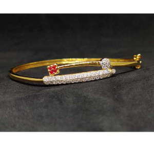 18K Exclusive Ladies Gold Kada