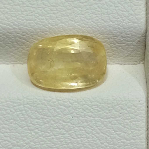 3.59ct oval yellow yellow-sapphire-pukhraj