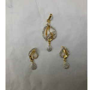 Delicate 916 Gold Diamond Pendant With Earrin
