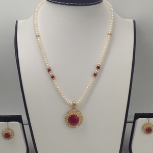 White;red cz stones pendent set with flat pe