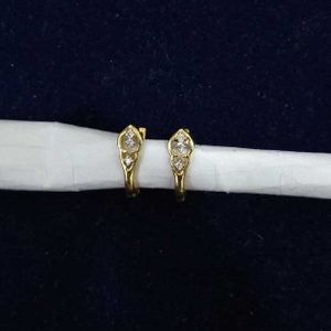 18KT Yellow Gold Ladies Classic Diamond Earri