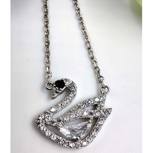 925 silver swaroski swan pendant with link ch