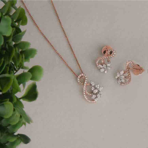 18KT Fancy Designer Diamond Pendant Set