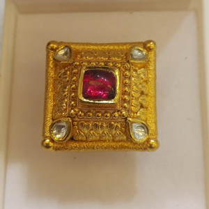 22K Gold Square Design Antique Ring