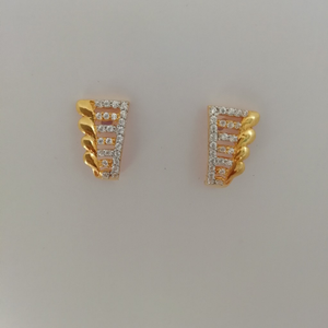 916 gold fancy stone earrings