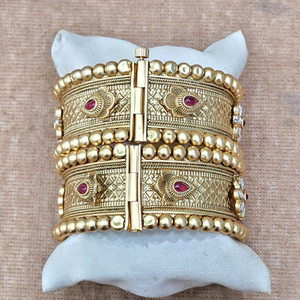 Antique Kundan Stone Bangle Set