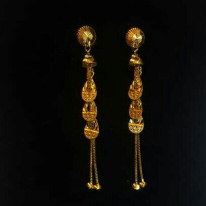 Gold Ladies Vertical Fancy Soidora Earrings Y