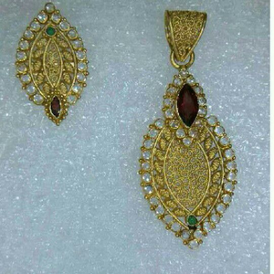 Gold Pendents Set