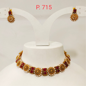 Gold tone square shape red(ruby) stone choker