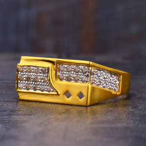 22CT CZ Gold  Fancy Hallmark Gentlemen's Ring