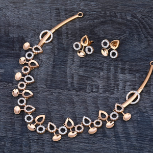 750 Rose Gold Hallmark Fancy Ladies Necklace 