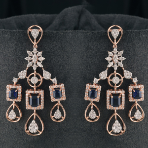 18Kt Gold Modern Diamond Earring