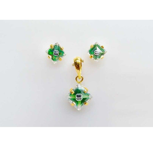 Fashionable 916 Gold Colored Stone Pendant Se