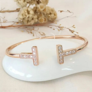 20 carat rose gold t pattern ladies bracelet 