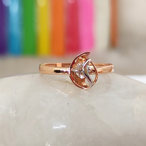 Attractive solitare 18 kt rose gold ladies ri
