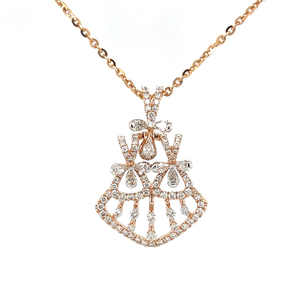 Kite shaped pendant with pear diamonds in 18 