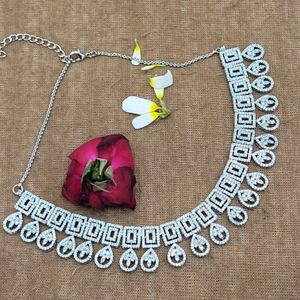Elegant Design Diamond Necklace Set For Weddi