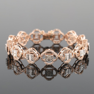 18kt gold designer diamond bracelet