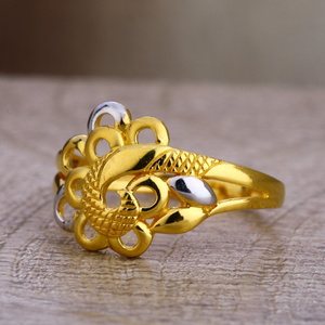750 plain gold women's exclusive  hallmark ri