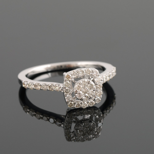 18k gold classic diamond ring