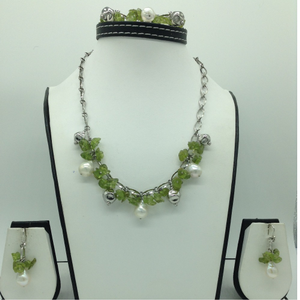 Freshwater white pearls and peridot silver 
