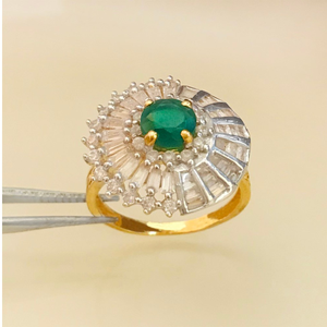18 Kt   Yellow Gold Engagement Emerald CZ Wom