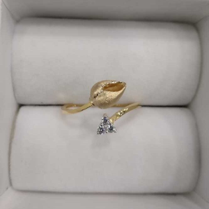 Gold Ladies Attractive Ring