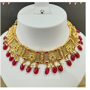 Maharani style design with kundan and hangin 