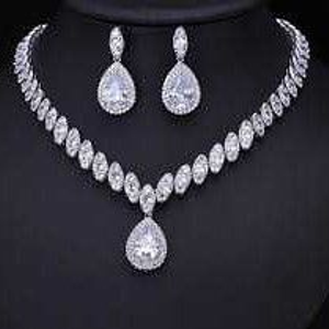 Silver Attractive Necklace Set