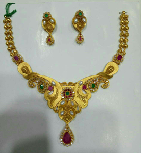22KT Yellow Gold Designer Polki Short Fancy N