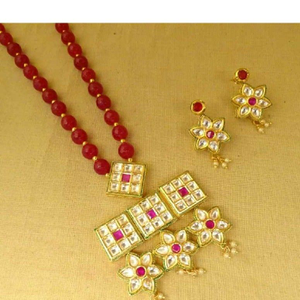 Fancy Kundan Ladies Necklace
