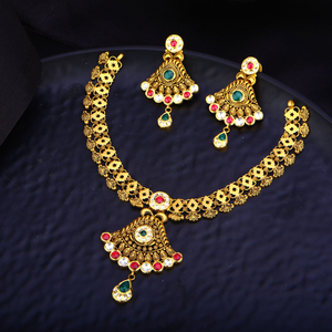 22K Gold Jadtar Kundan Necklace Set