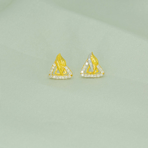 Triangular Shape 18kt Gold Studs