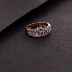 Diamond Studded Ring In Rosegold
