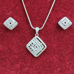 925 Sterling Silver Square Diamond Grinding P
