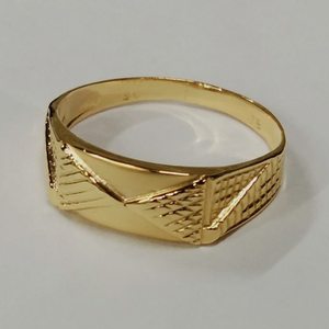 Gold divine gents ring